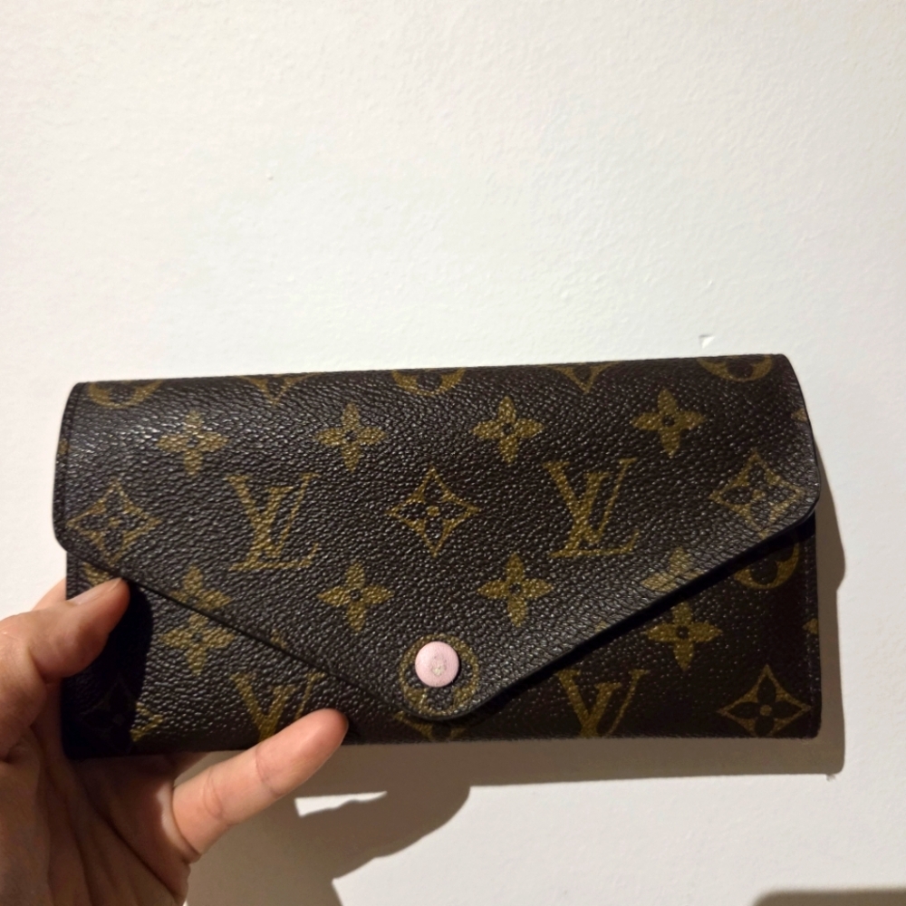 Louis Vuitton Monogram Sarah Envelope Wallet w/ Pink Interior